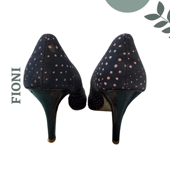 🛍️3/$40 FIONI Navy Blue w/ Pink Polka Dot Peep-Toe Heels Flower Detail Size 8.5 - Picture 5 of 6